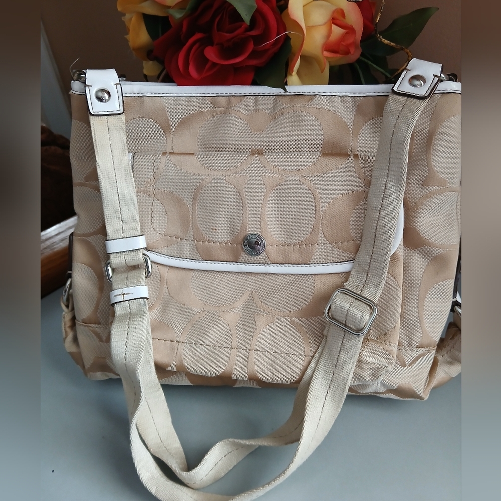 Coach Kyra Daisy Crossbody Bag